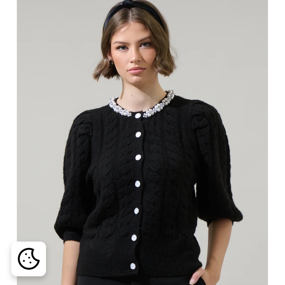 Sugarlips Pearl Cluster Collar Sweater- White on Black